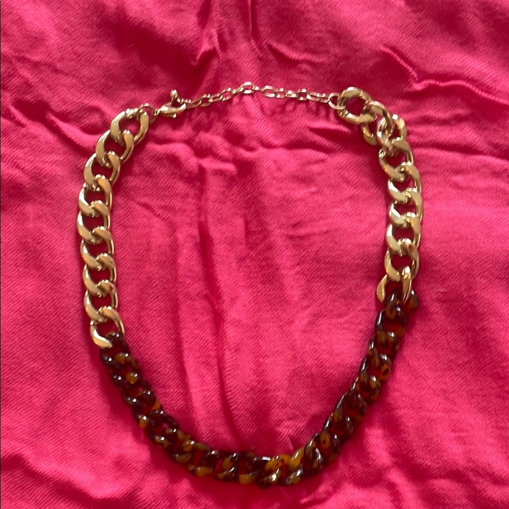 Elegant Gold and Brown Tortoise Acrylic Chain Necklace